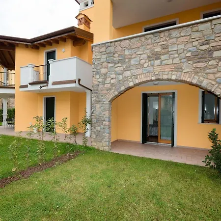 Apartment Lucy Sirmione